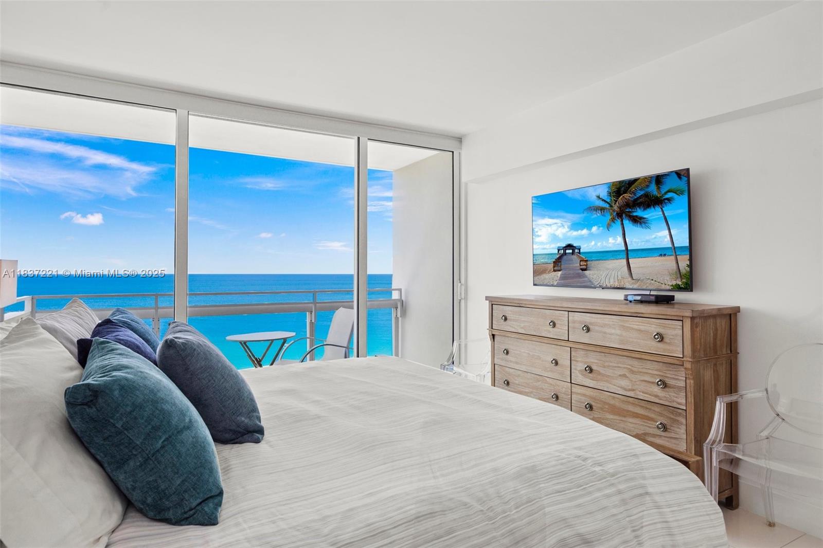 6801 Collins Ave #LPH17, Miami Beach FL 33141