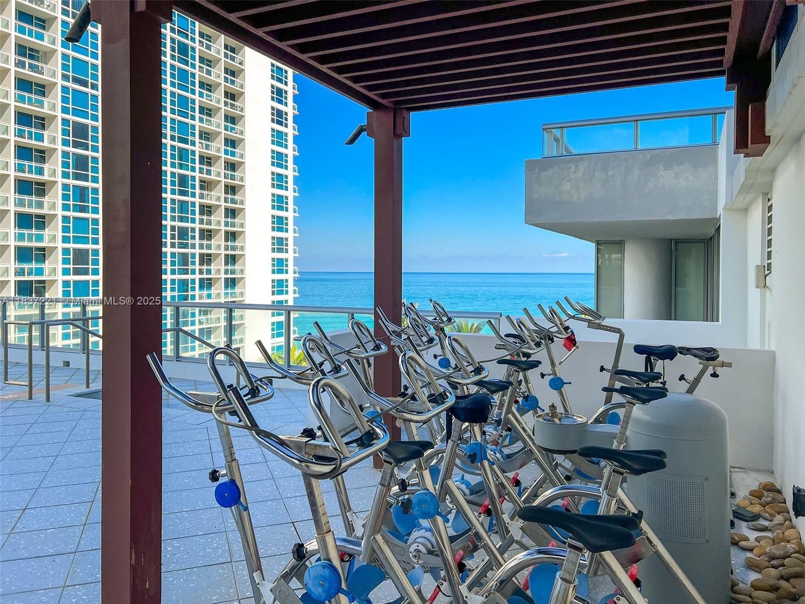 6801 Collins Ave #LPH17, Miami Beach FL 33141