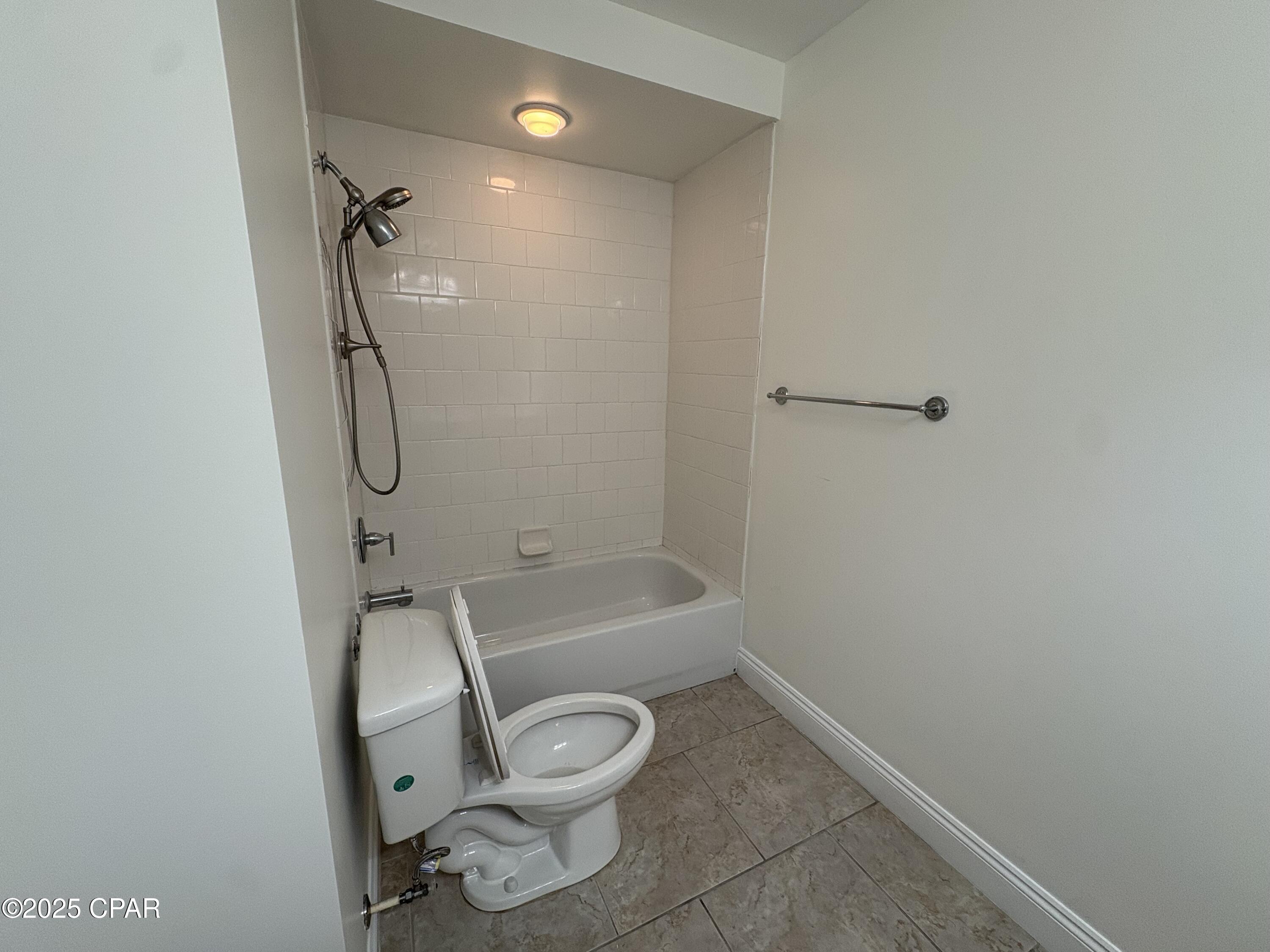 Image 12 For 6422 Highway 98  1105