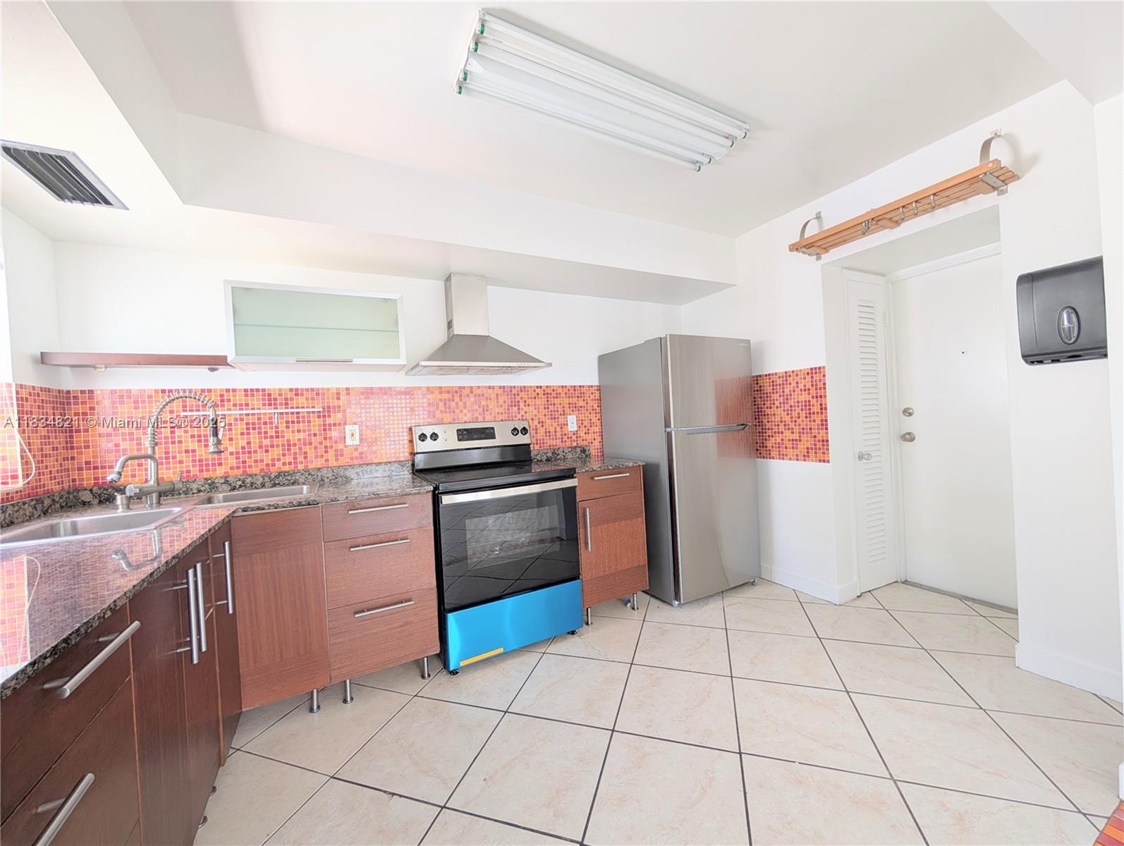 1075 93rd St #401, Bay Harbor Islands, Florida image 10