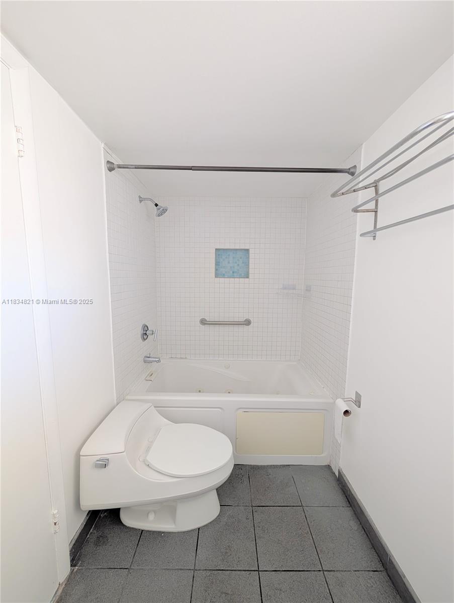 1075 93rd St #401, Bay Harbor Islands, Florida image 18