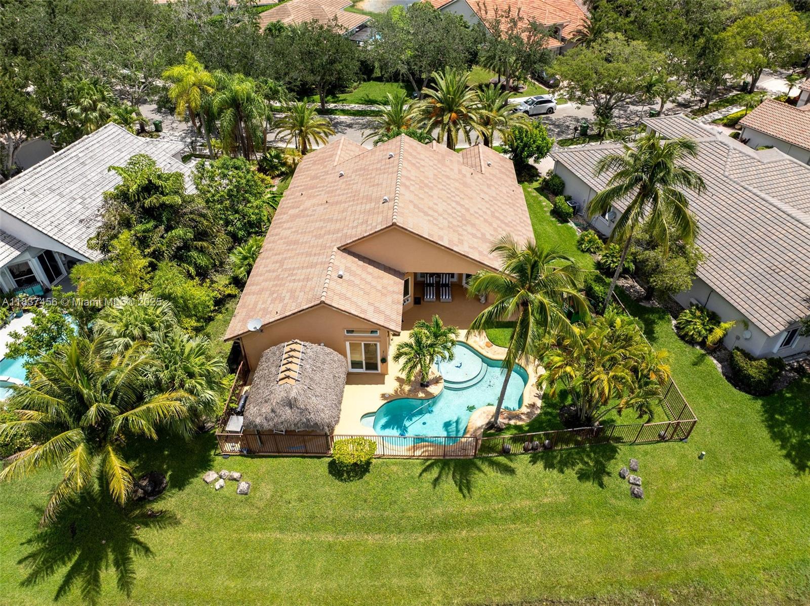 3043 Lakewood Dr, Weston, Florida image 1