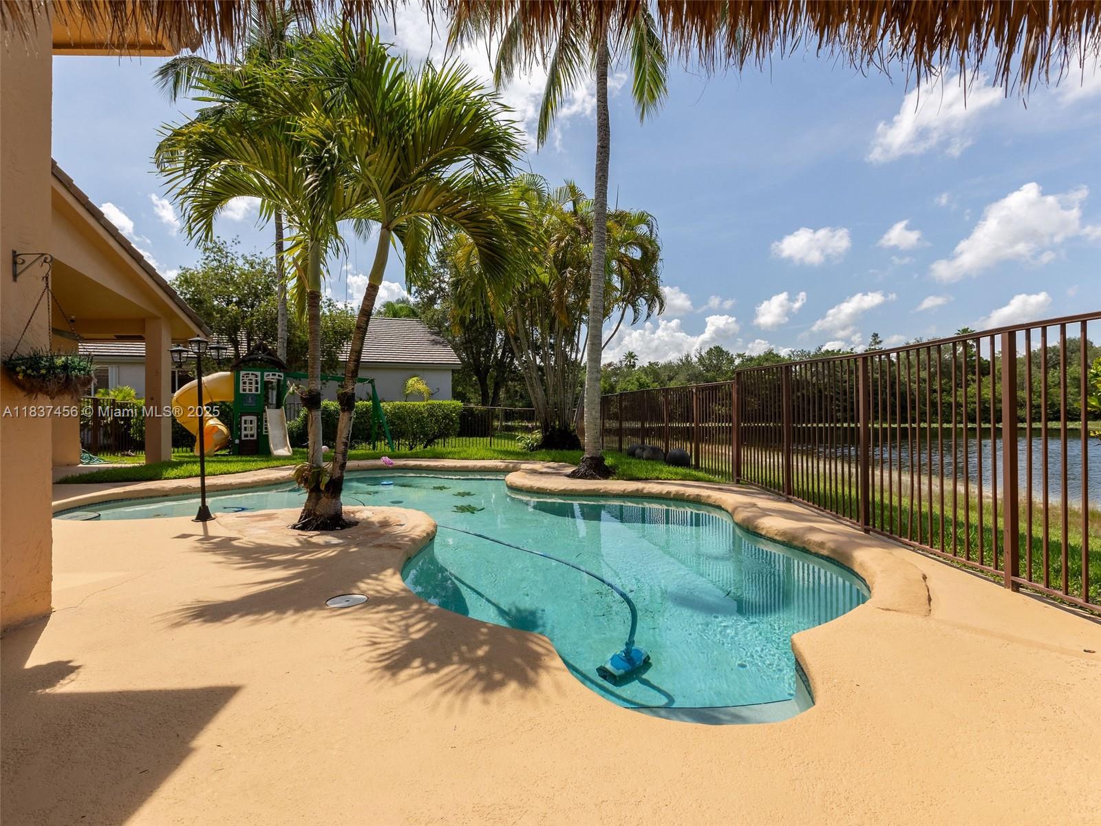 3043 Lakewood Dr, Weston, Florida image 28