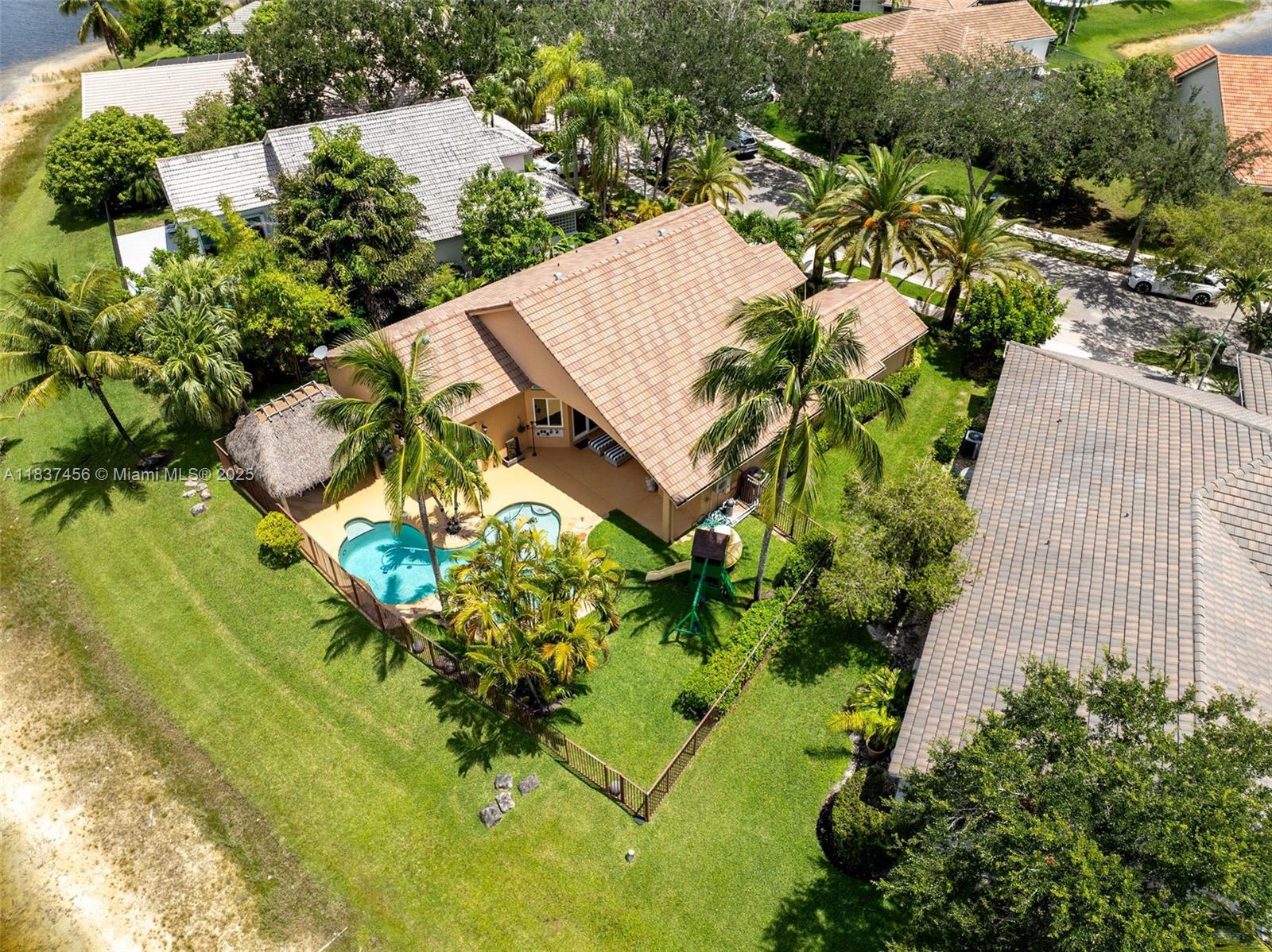 3043 Lakewood Dr, Weston, Florida image 32