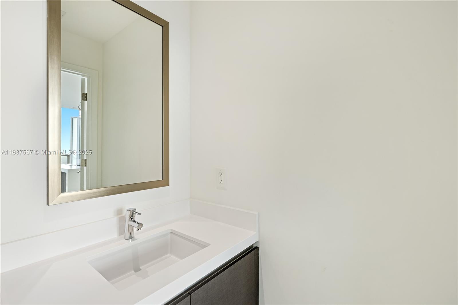 851 NE 1st Ave #4202, Miami FL 33132