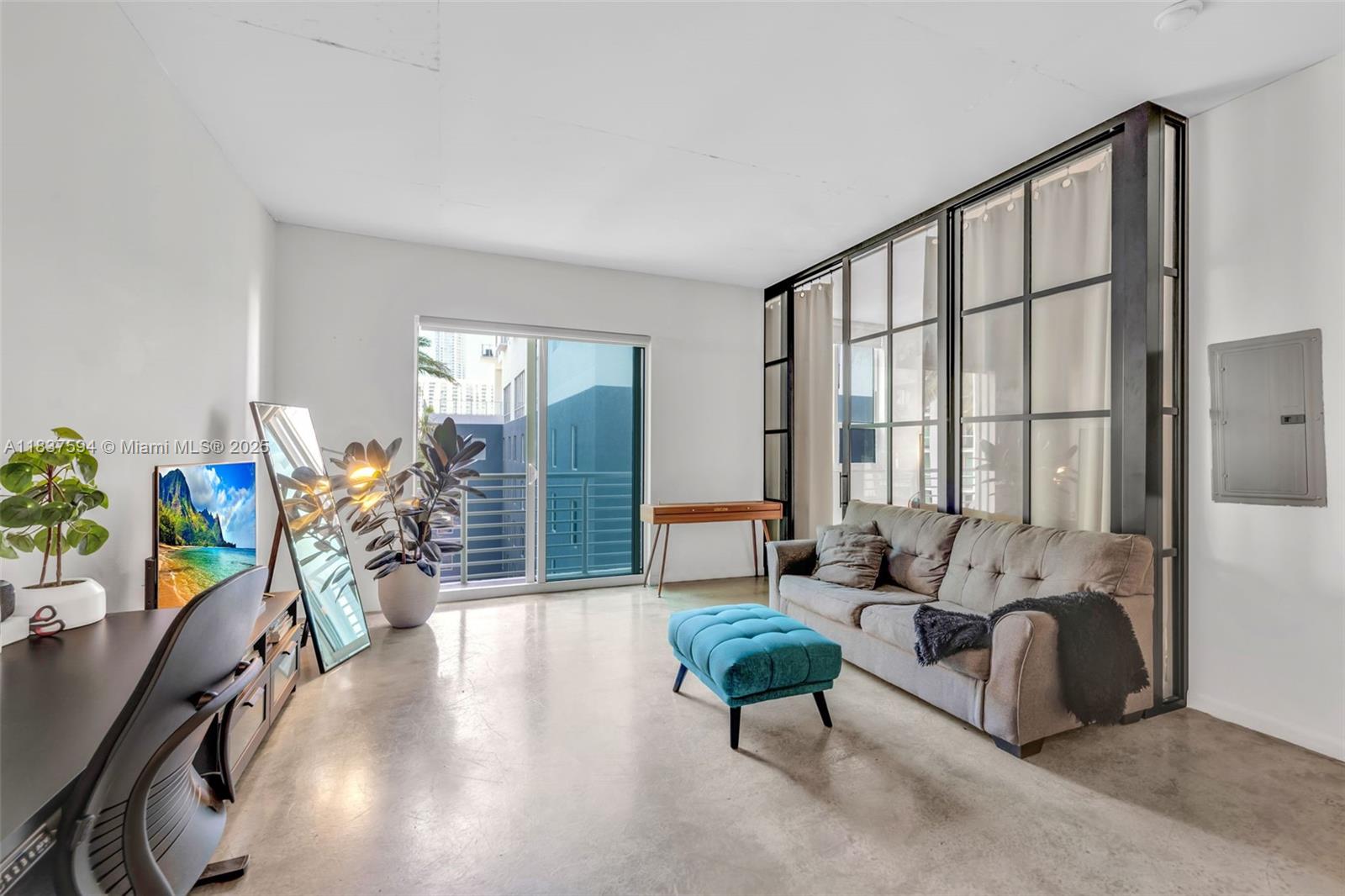 234 NE 3rd St #1108, Miami FL 33132
