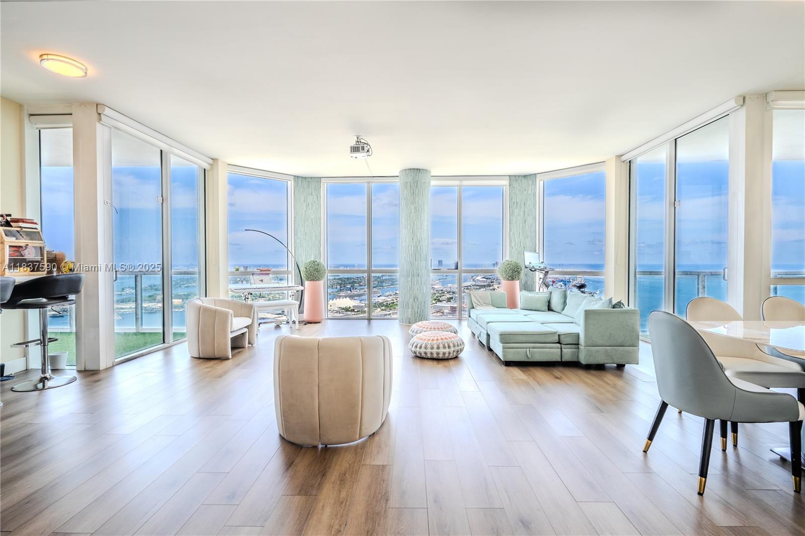 244 Biscayne Blvd #4803, Miami FL 33132