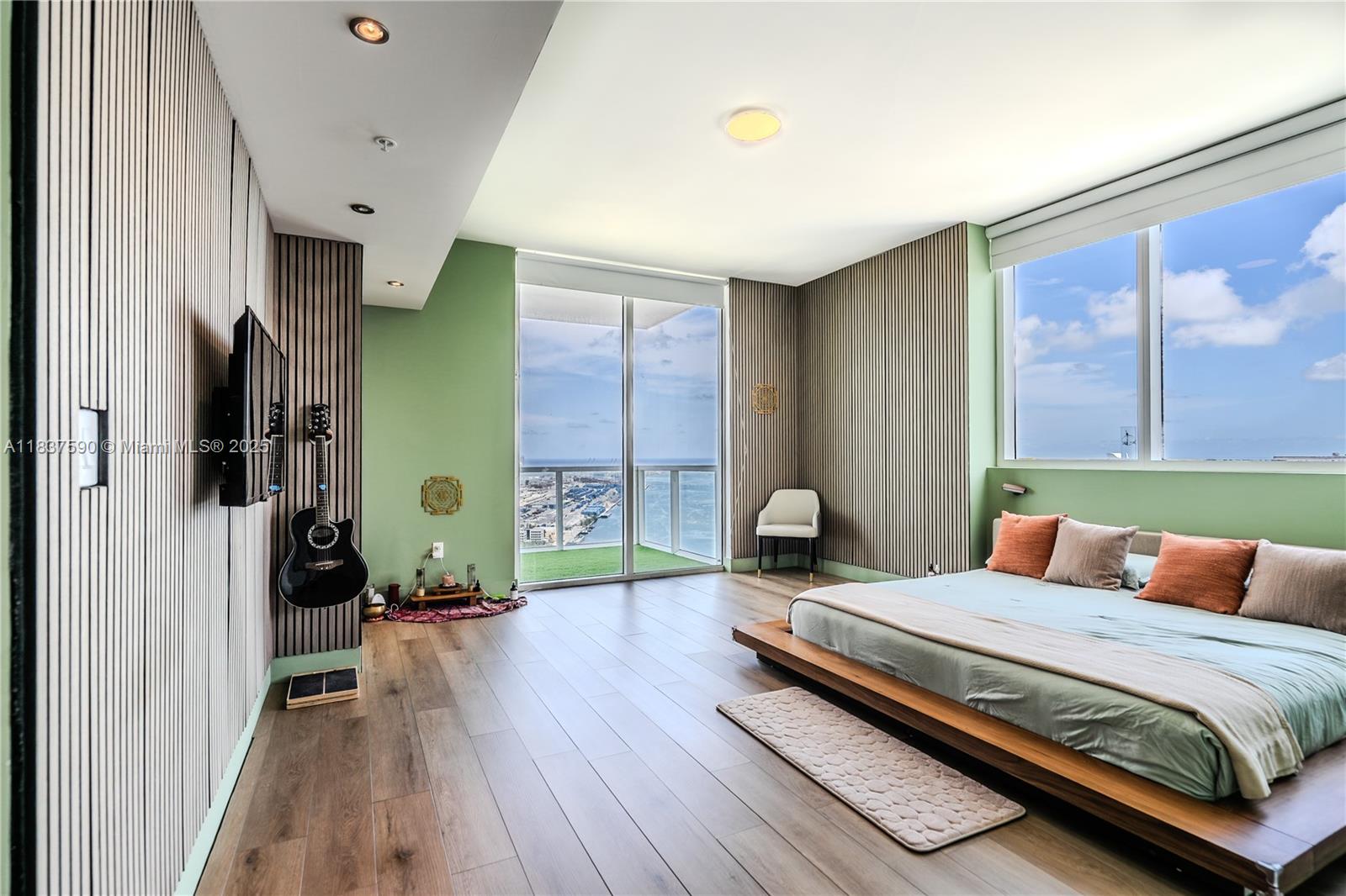 244 Biscayne Blvd #4803, Miami FL 33132
