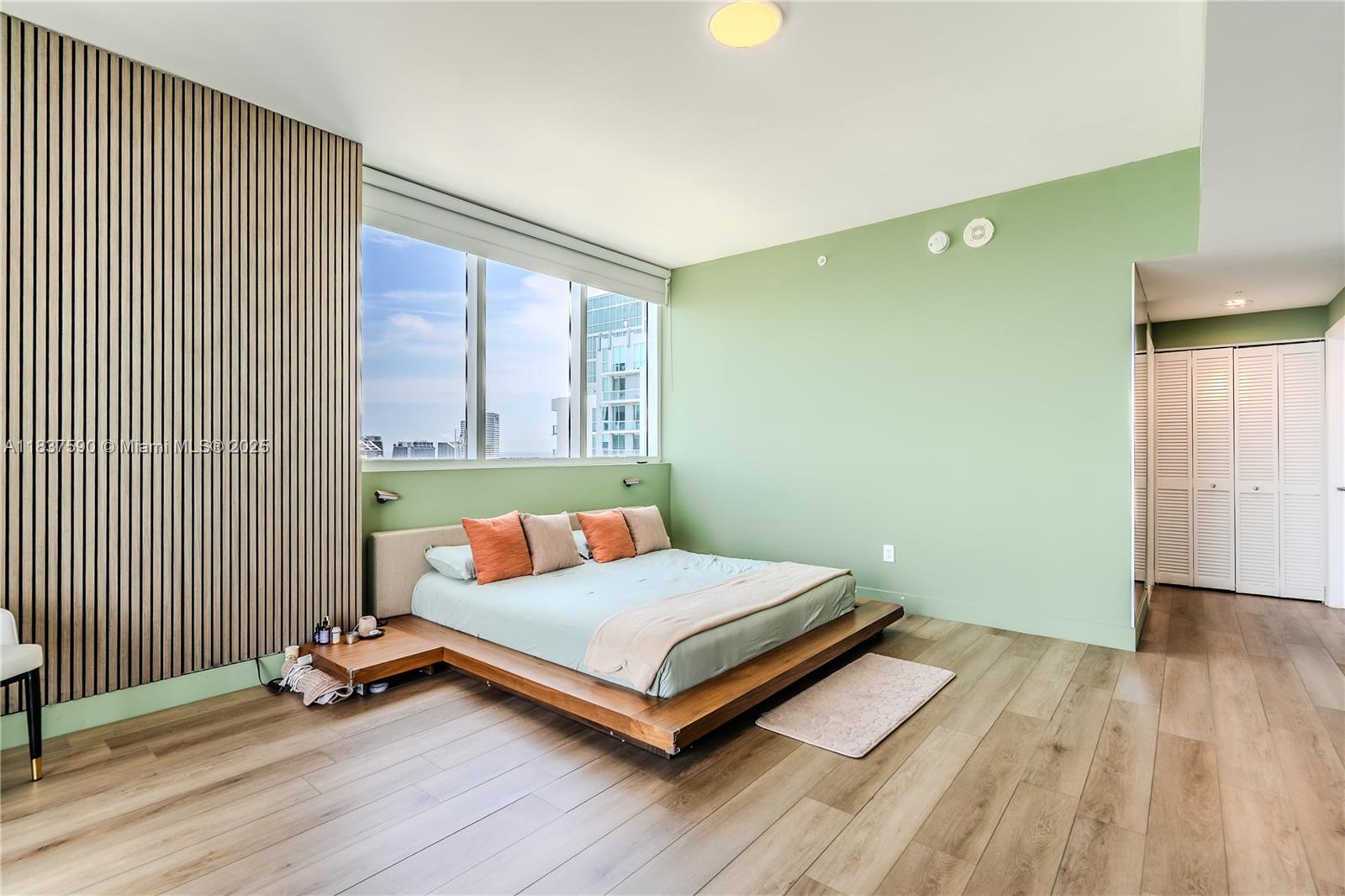 244 Biscayne Blvd #4803, Miami FL 33132