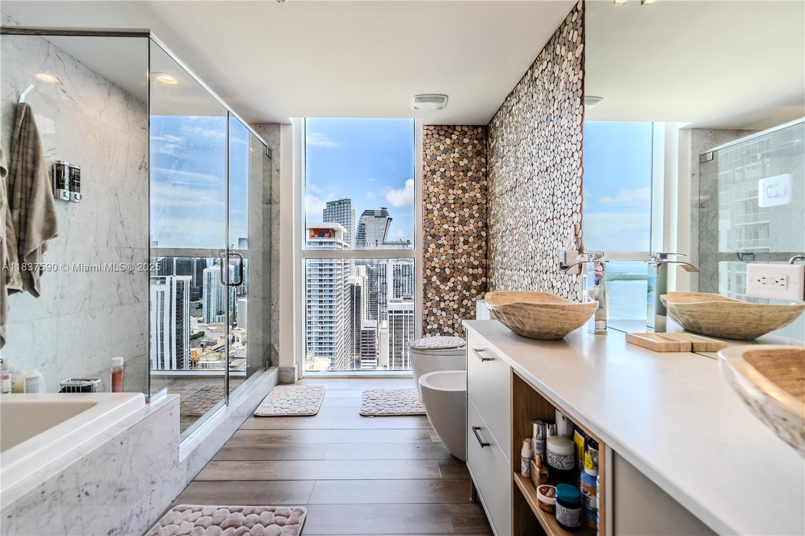 244 Biscayne Blvd #4803, Miami FL 33132