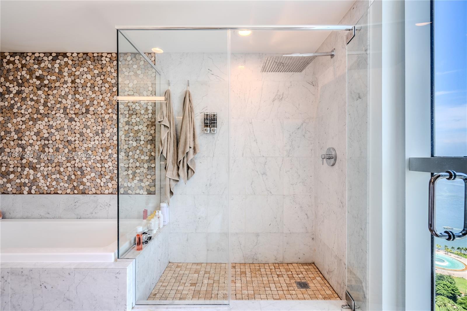244 Biscayne Blvd #4803, Miami FL 33132