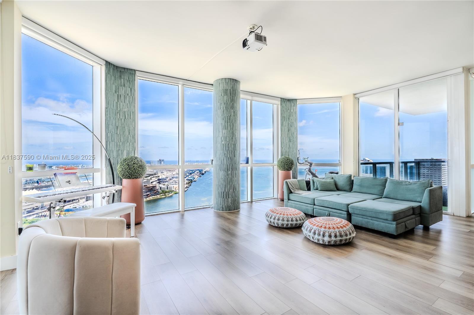 244 Biscayne Blvd #4803, Miami FL 33132