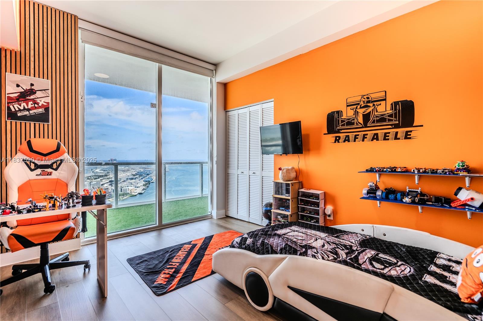 244 Biscayne Blvd #4803, Miami FL 33132