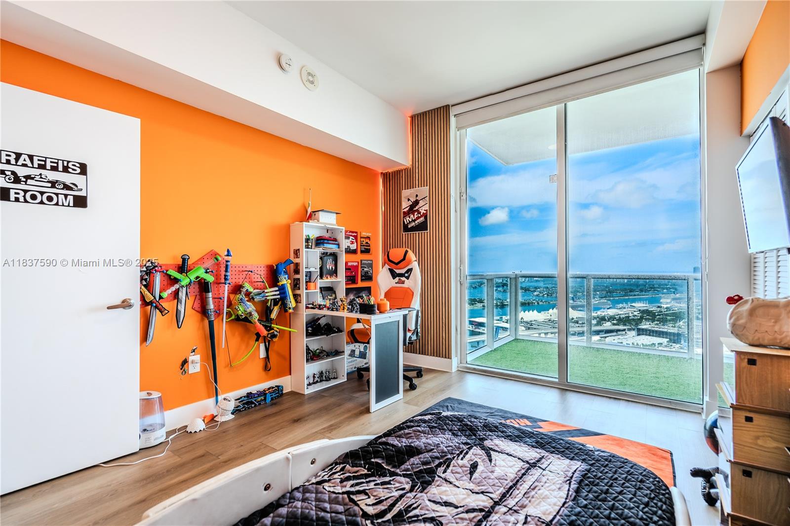 244 Biscayne Blvd #4803, Miami FL 33132