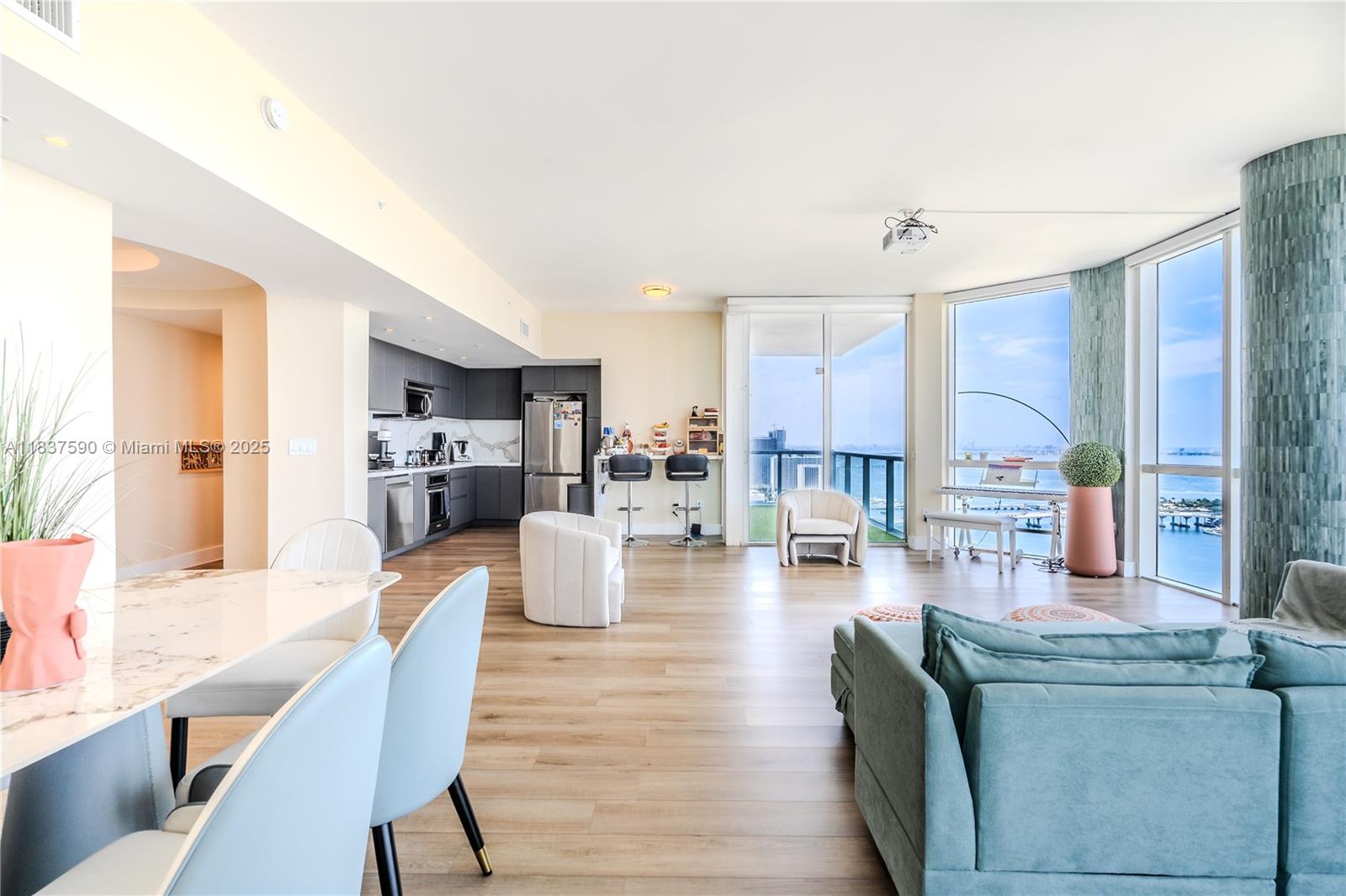244 Biscayne Blvd #4803, Miami FL 33132