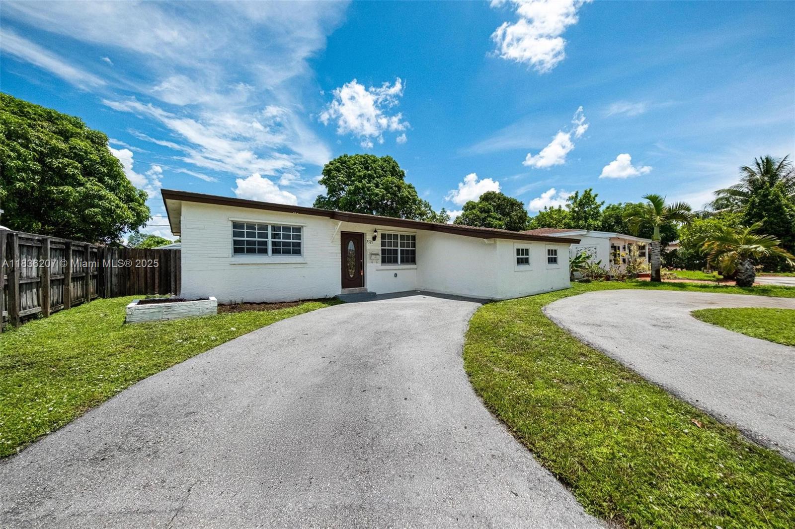 7521 Indigo St, Miramar, Florida image 3