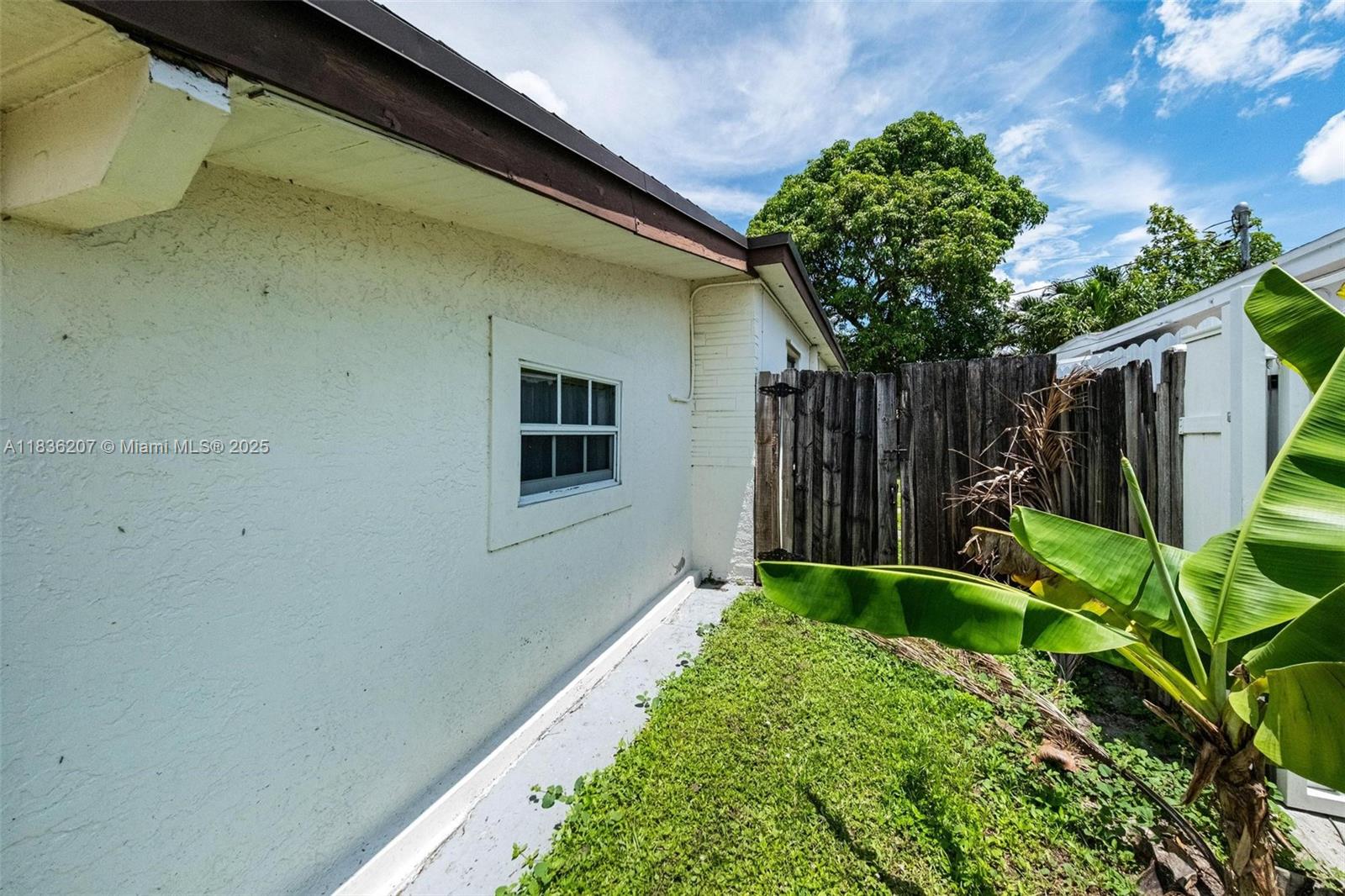 7521 Indigo St, Miramar, Florida image 38