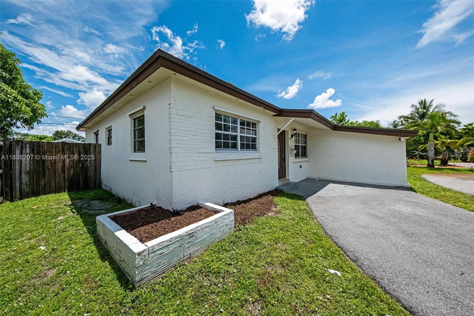 7521 Indigo St, Miramar, Florida image 6