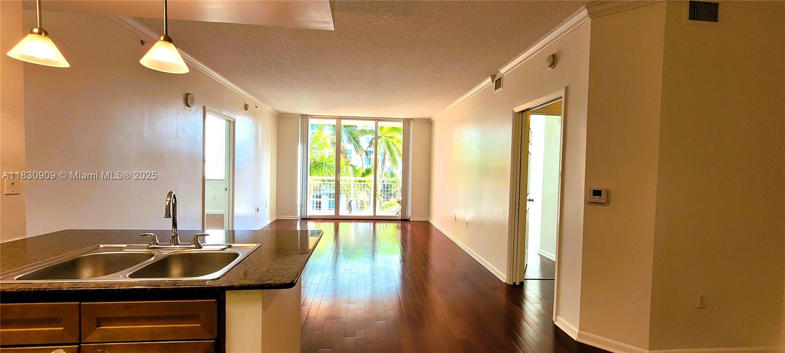 Condo for Sale in Miami, FL