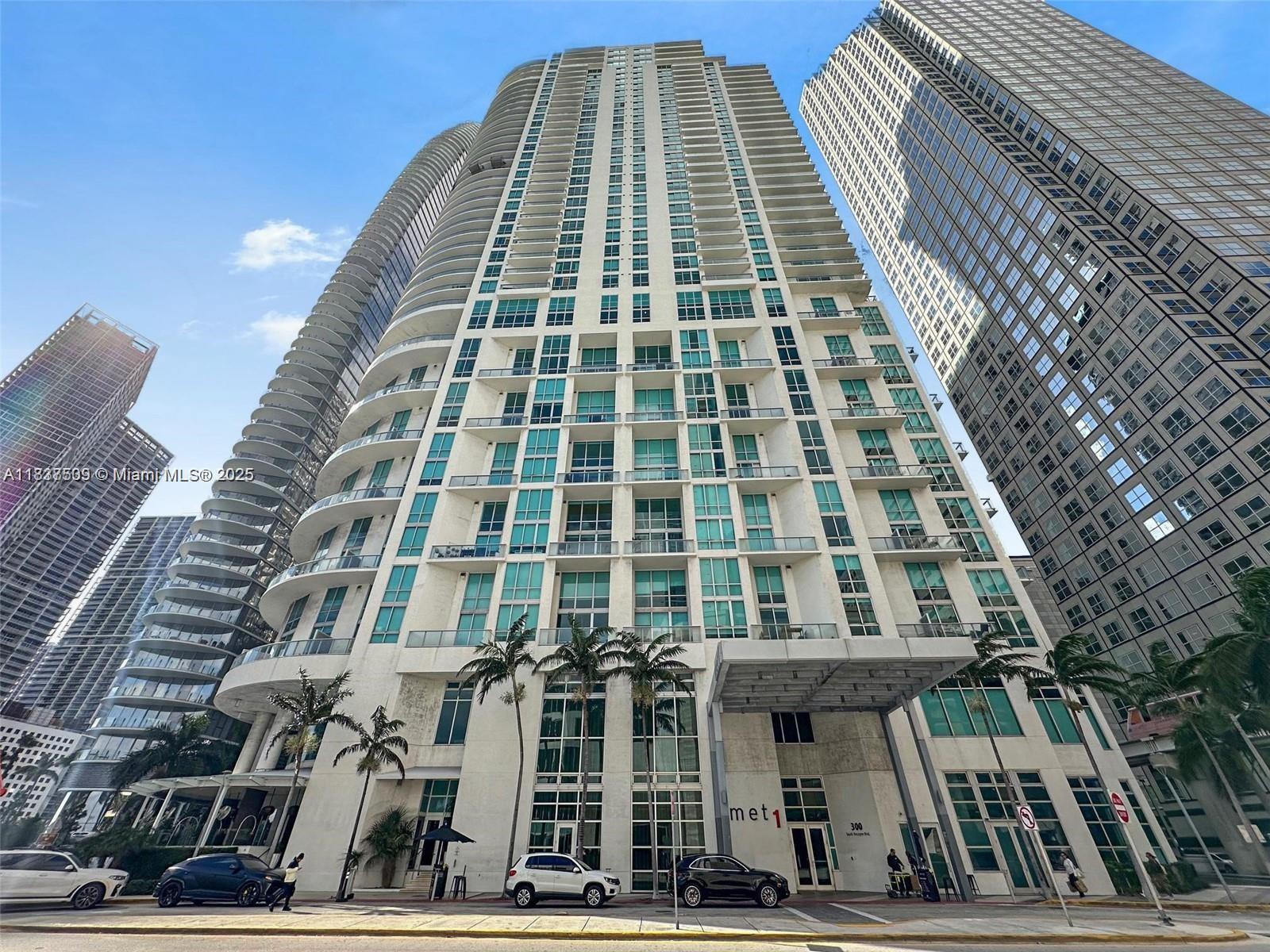 300 S Biscayne Blvd #T-1802, Miami FL 33131