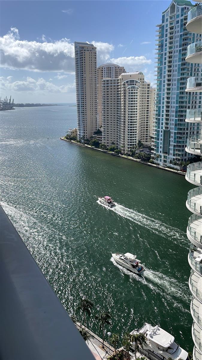 300 S Biscayne Blvd #T-1802, Miami FL 33131
