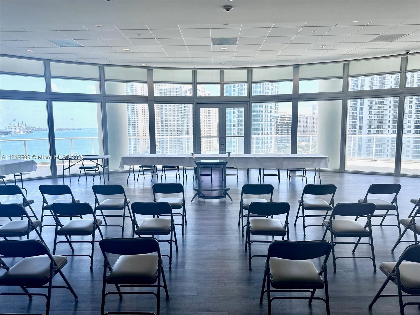 300 S Biscayne Blvd #T-1802, Miami FL 33131