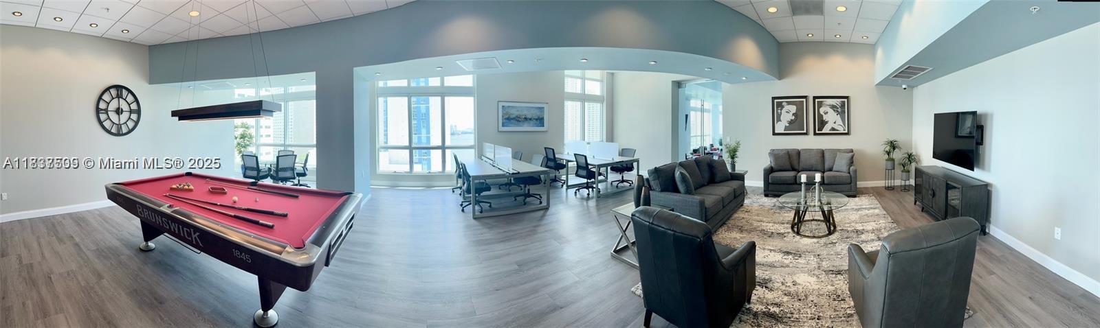 300 S Biscayne Blvd #T-1802, Miami FL 33131