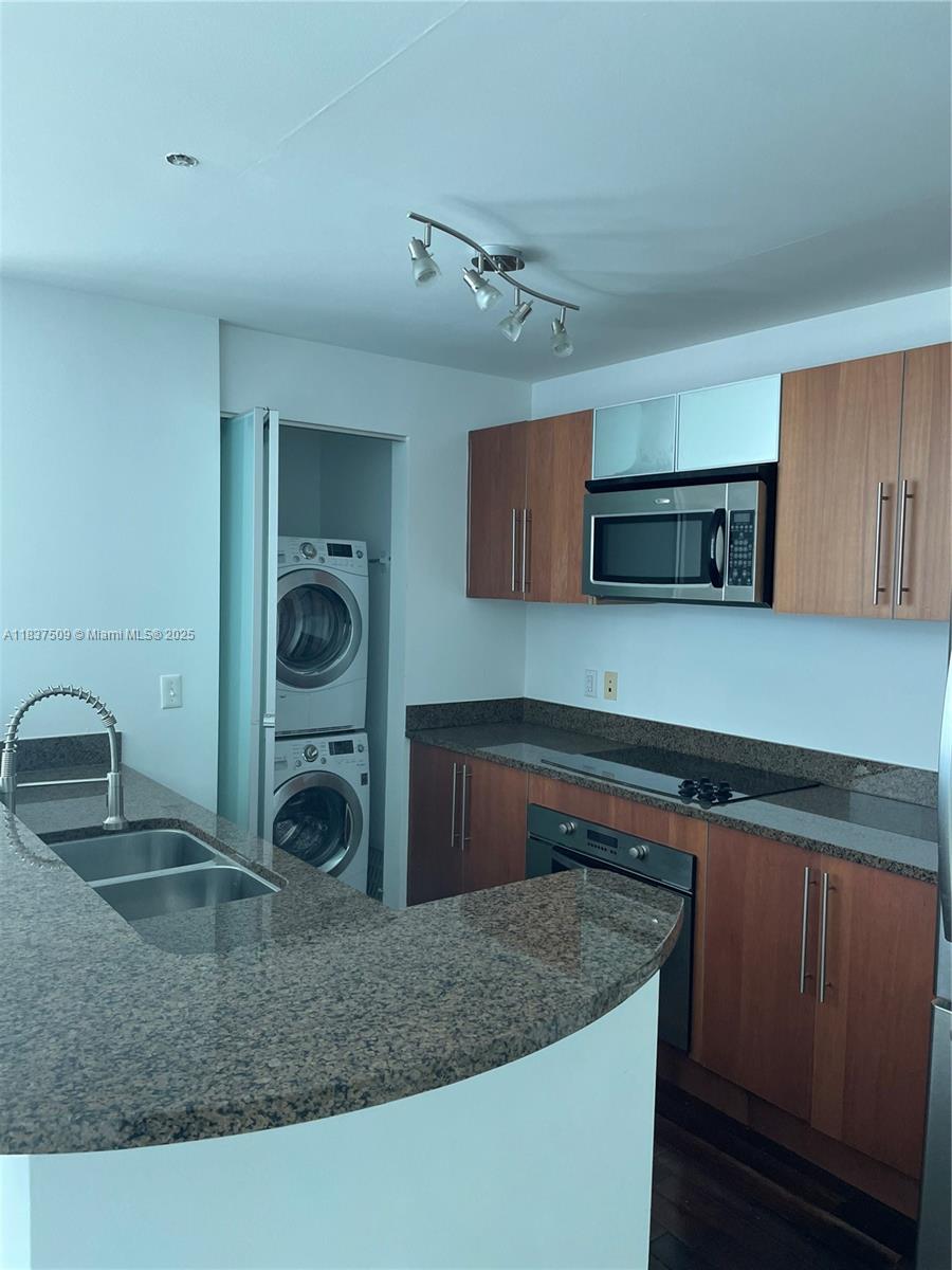 300 S Biscayne Blvd #T-1802, Miami FL 33131
