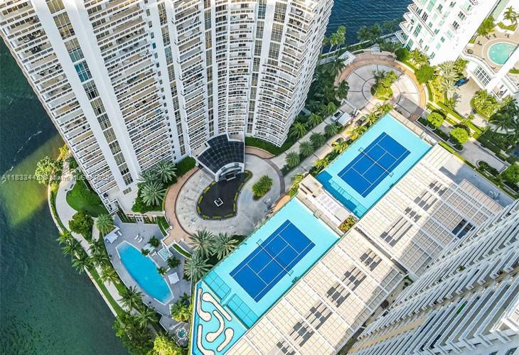 Apartamento para Alugar em Miami, FL