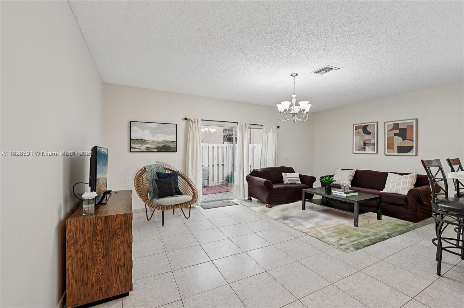 16111 Emerald Cove Rd, Weston, Florida image 2