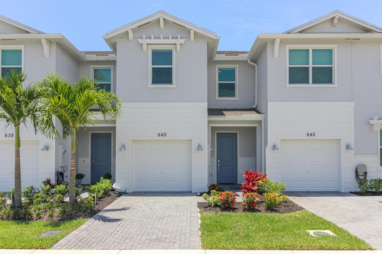 Homes for sale in Port St Lucie, FL | 640 Se Lake Falls Street #640, Port St Lucie, FL 34984 | MLS# R11106401