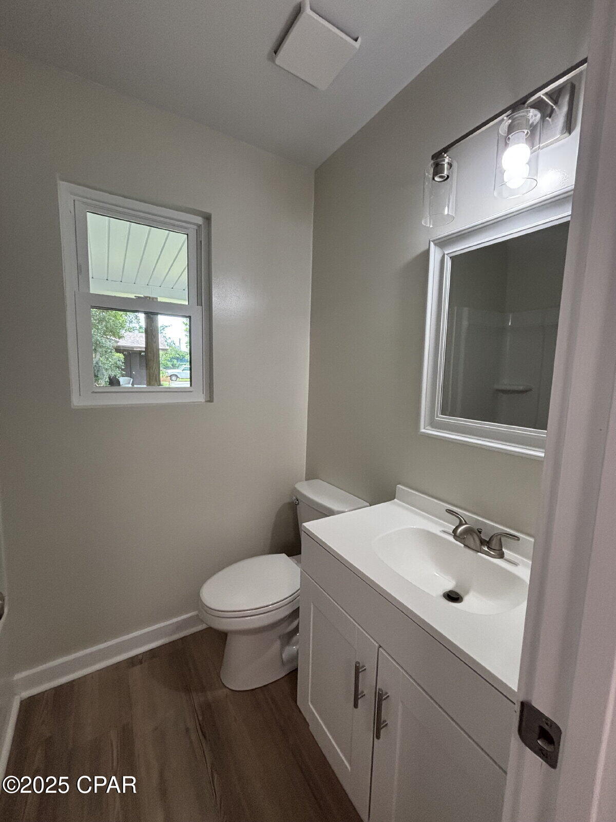 Image 4 For 715 17th Street 3