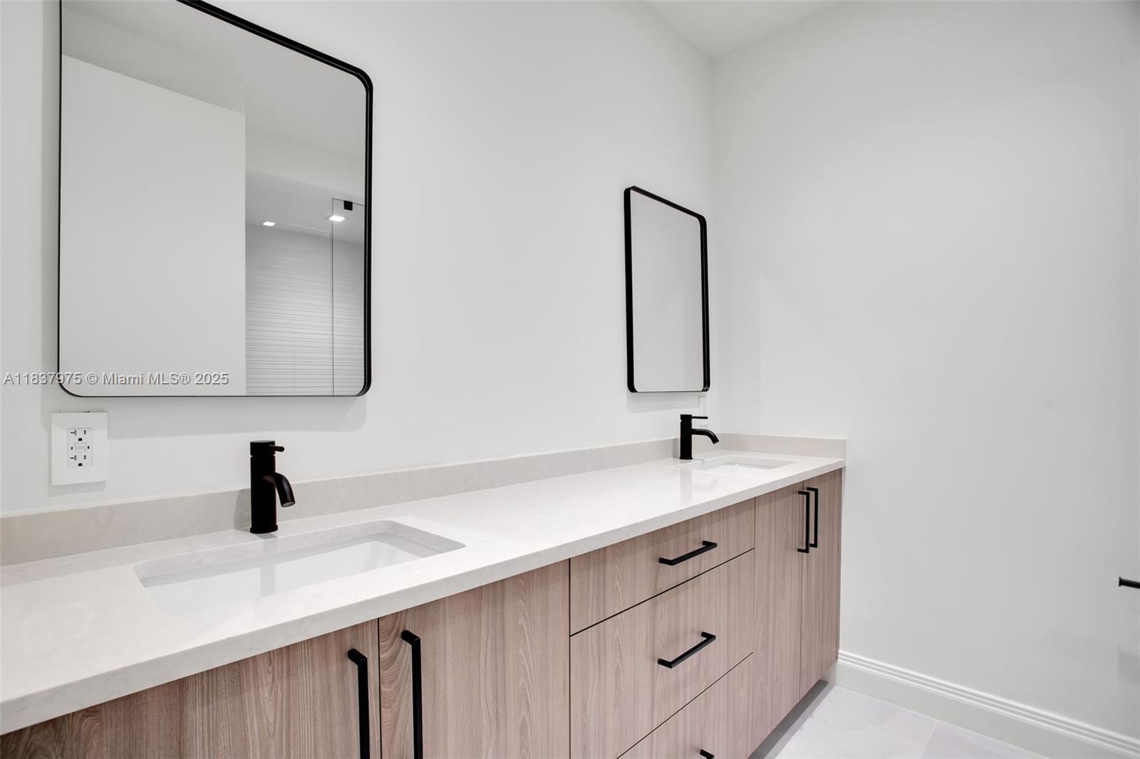 834 Spinnaker Dr E, Hollywood, Florida image 21