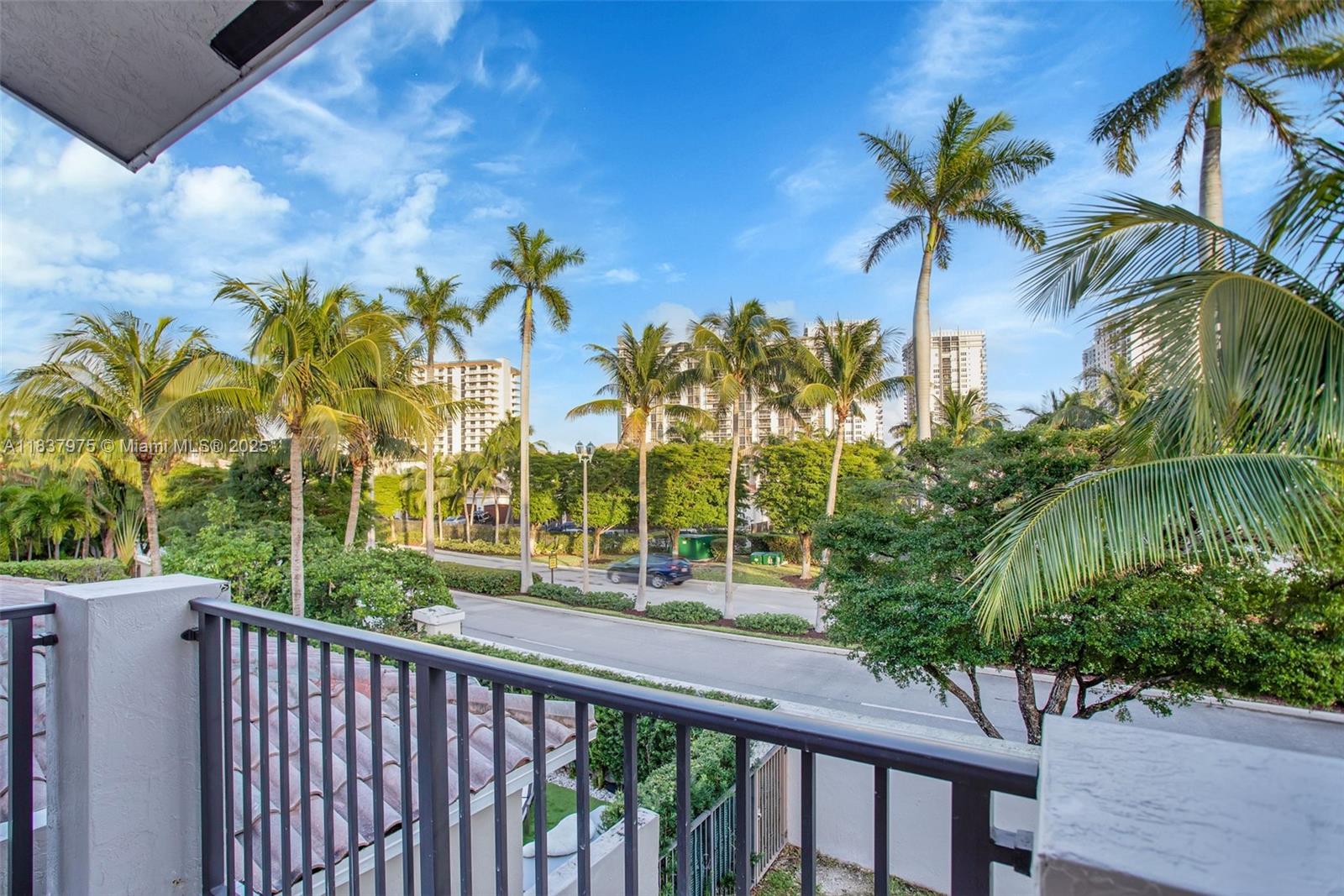 834 Spinnaker Dr E, Hollywood, Florida image 27