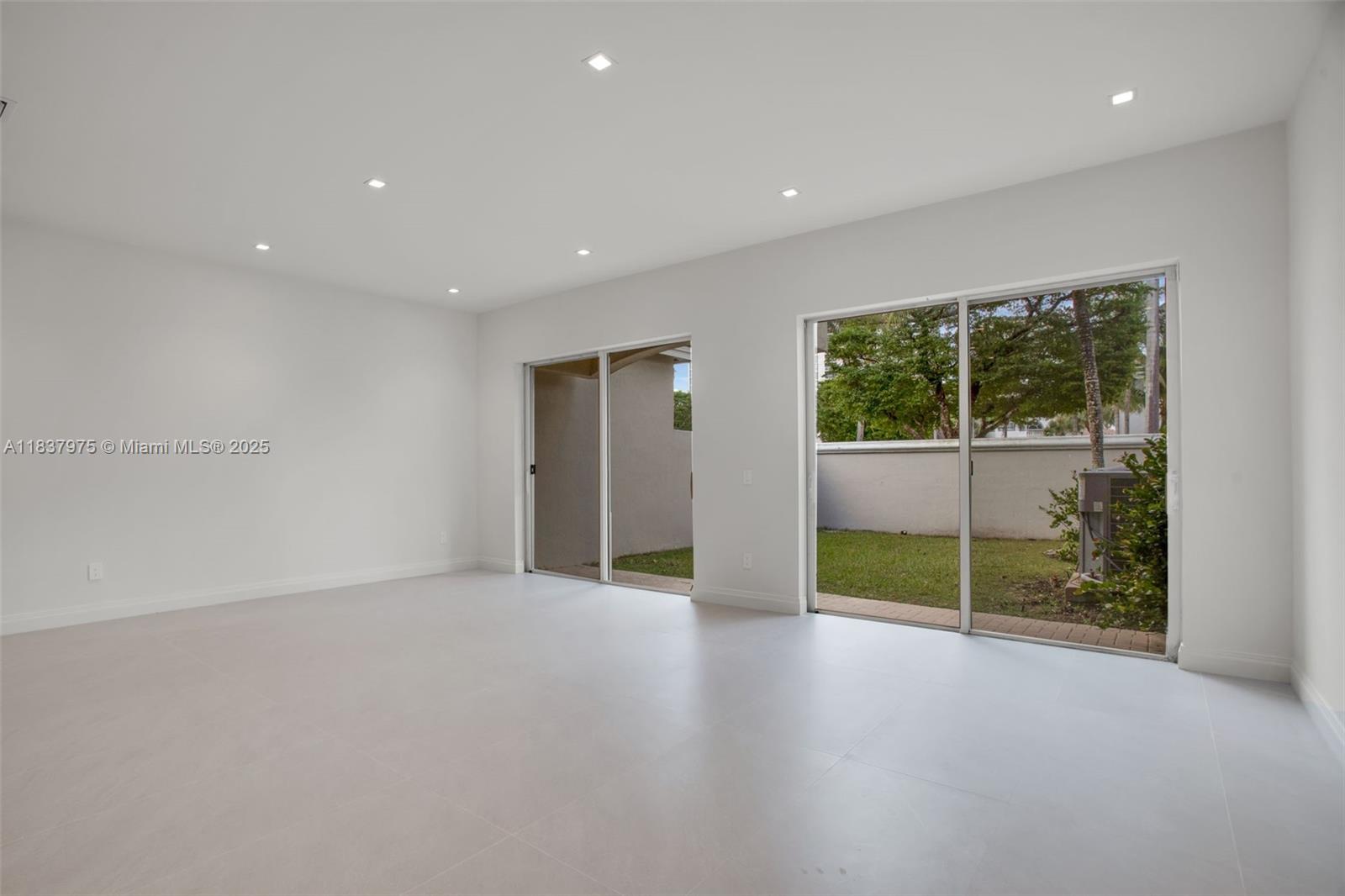 834 Spinnaker Dr E, Hollywood, Florida image 7