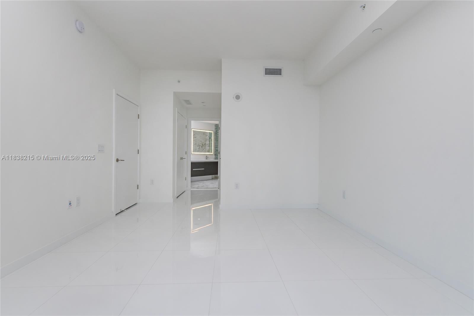 851 NE 1st Ave #2405, Miami FL 33132