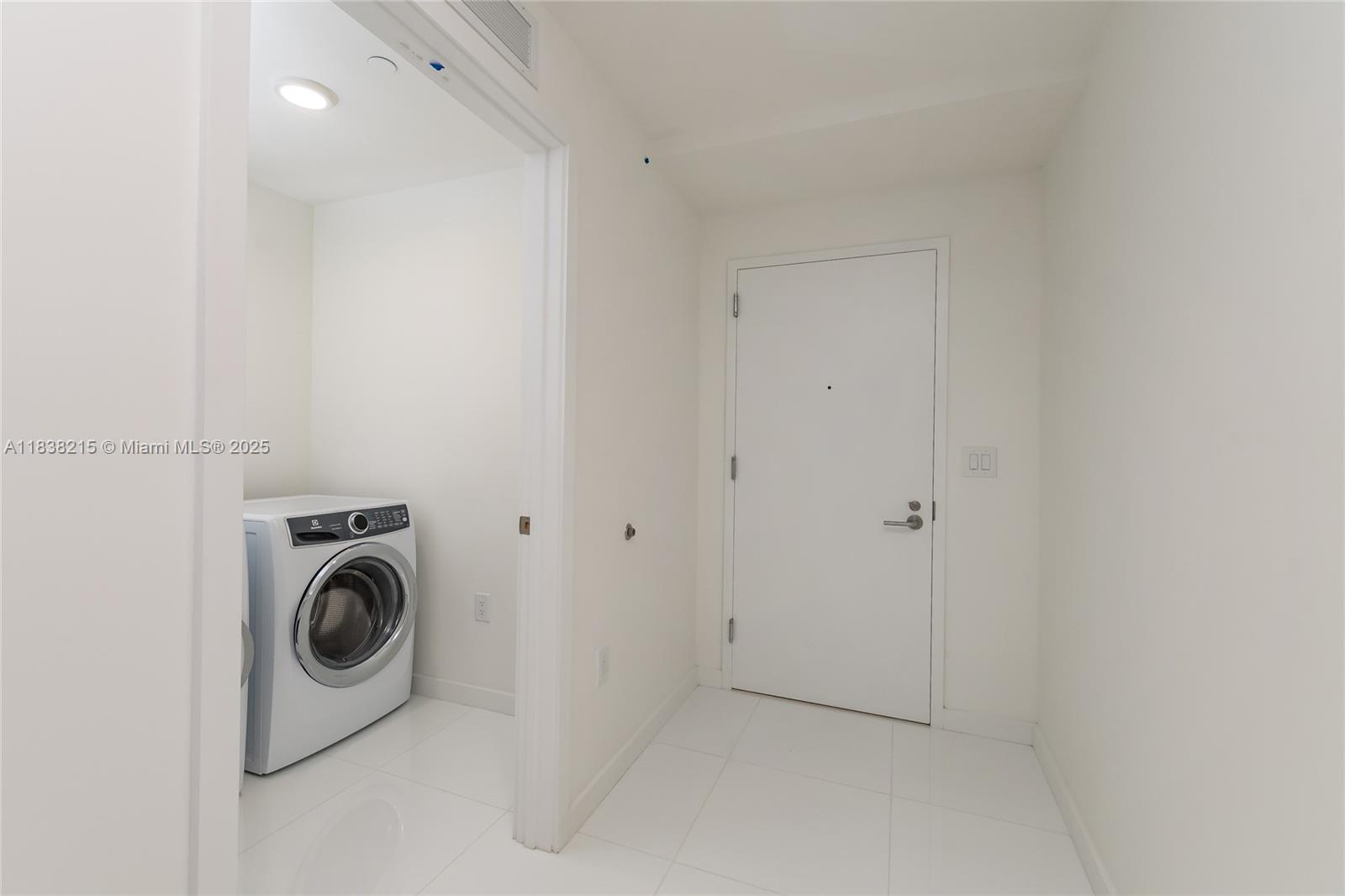 851 NE 1st Ave #2405, Miami FL 33132