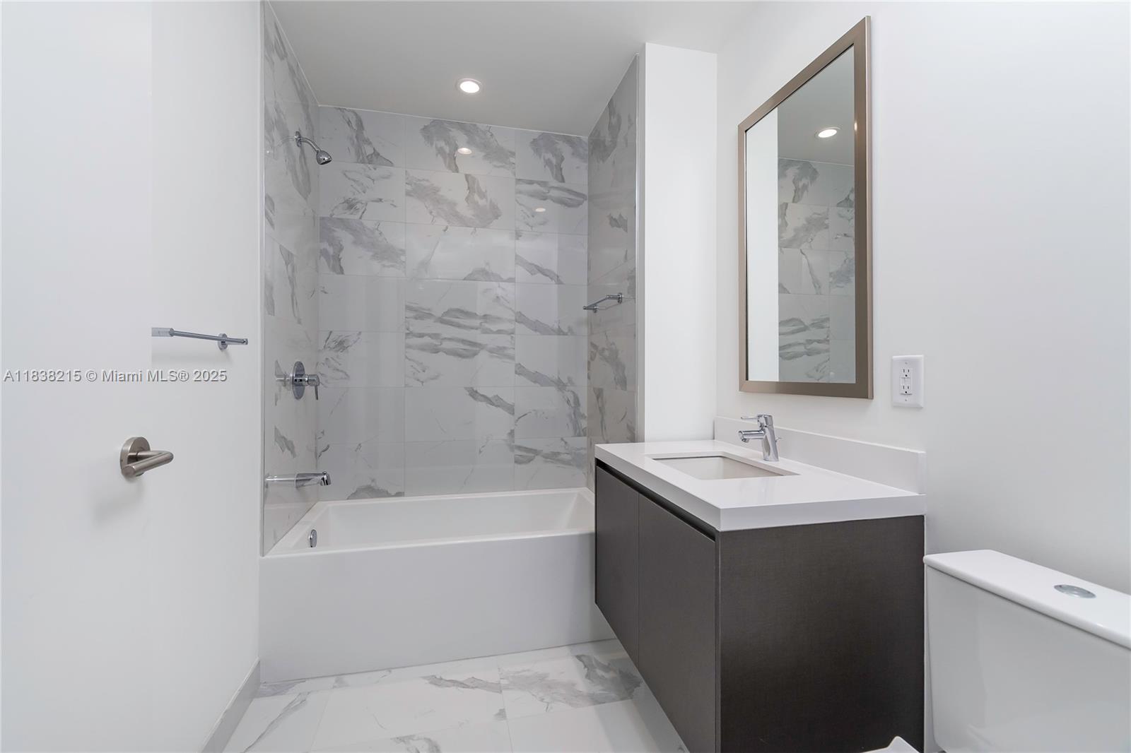 851 NE 1st Ave #2405, Miami FL 33132