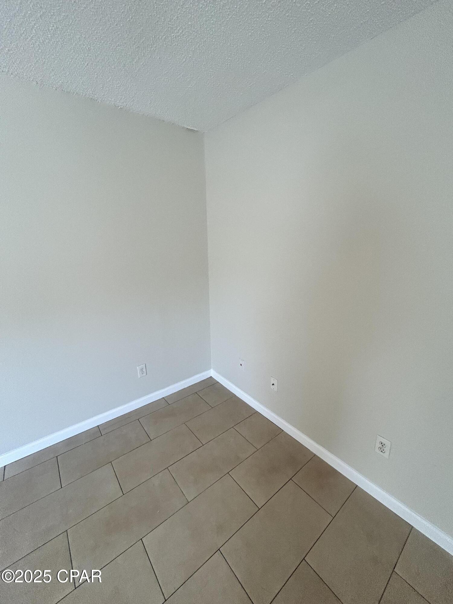 Image 13 For 3914 11th Street 201
