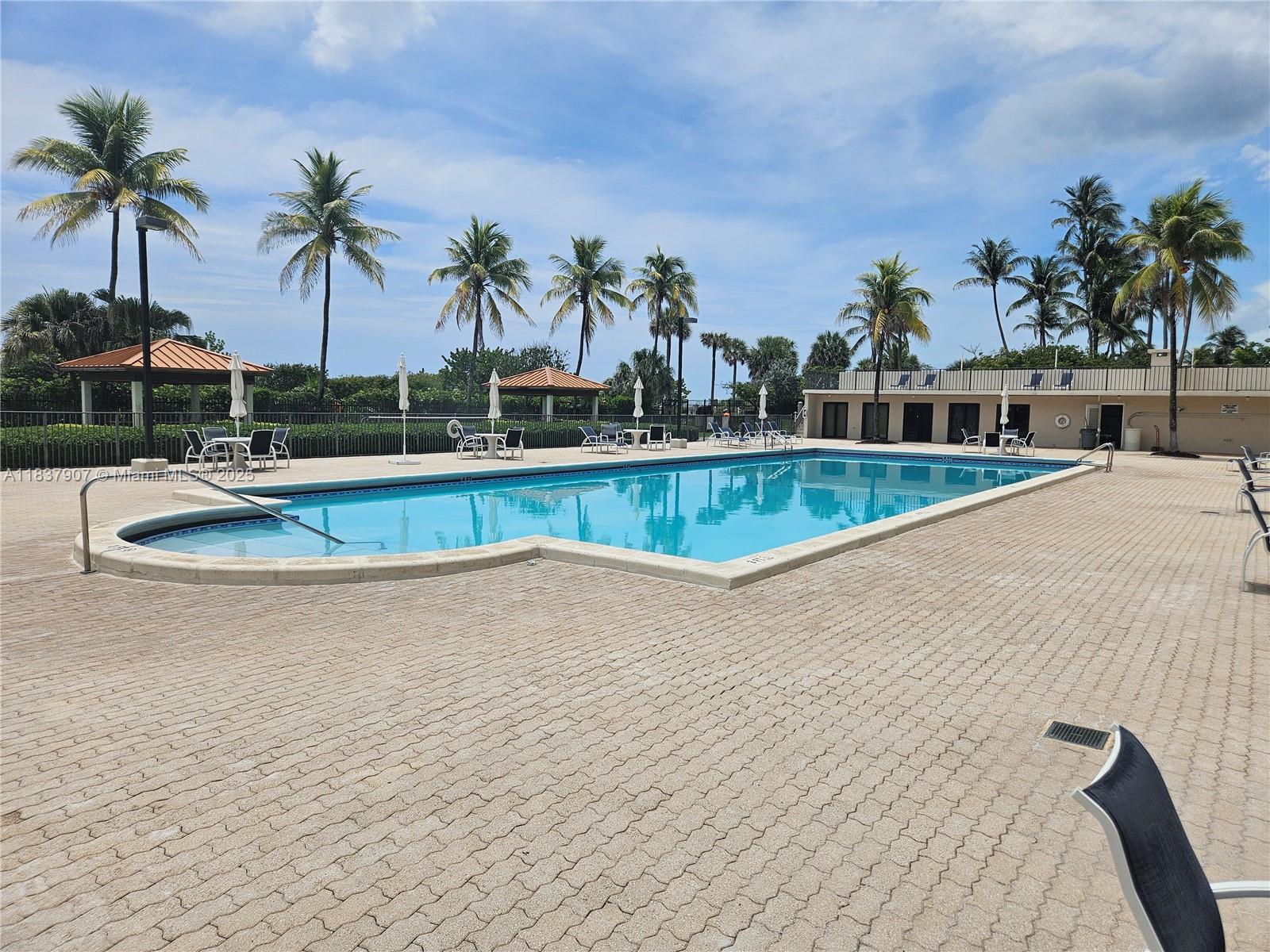2625 Collins Ave 1802