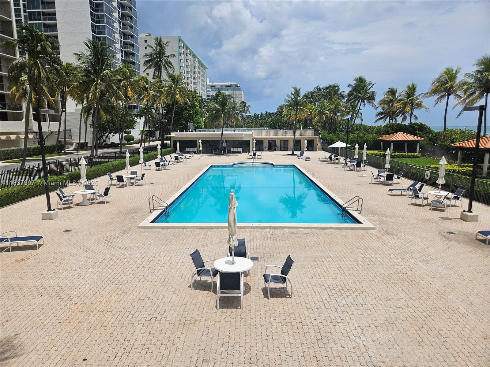2625 Collins Ave 1802