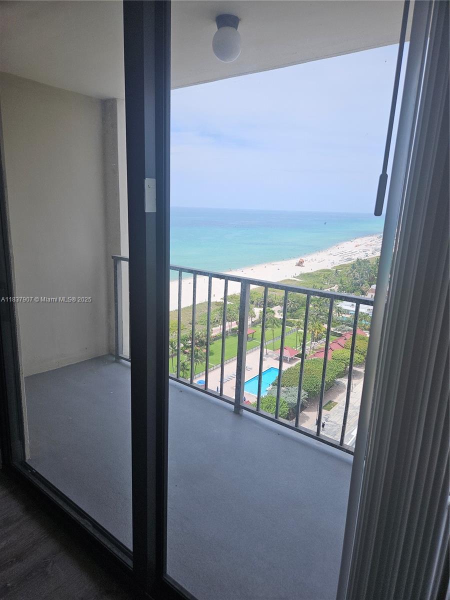 2625 Collins Ave 1802