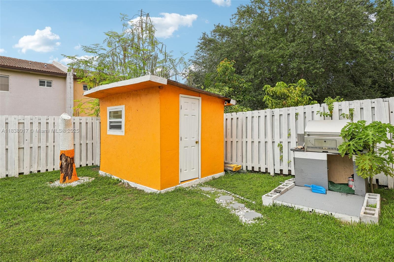 620 SW 7th Ter