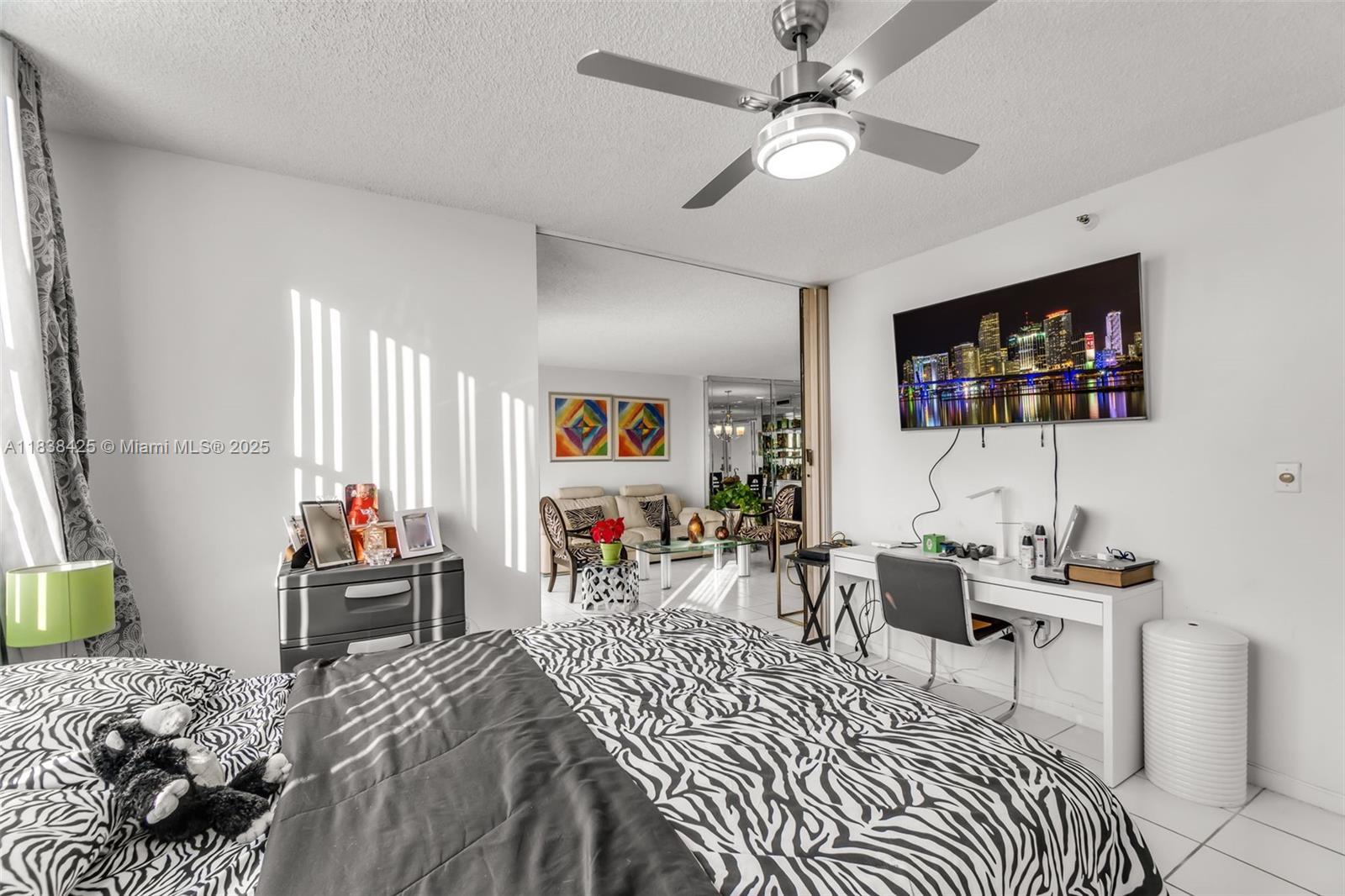 4001 Hillcrest Dr #812, Hollywood, Florida image 16