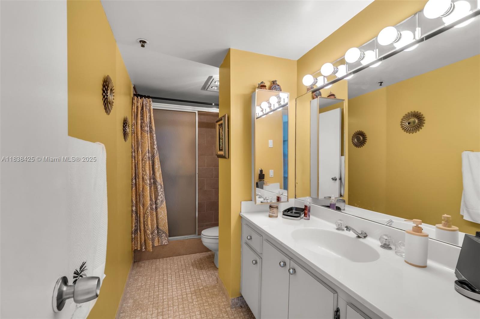 4001 Hillcrest Dr #812, Hollywood, Florida image 17