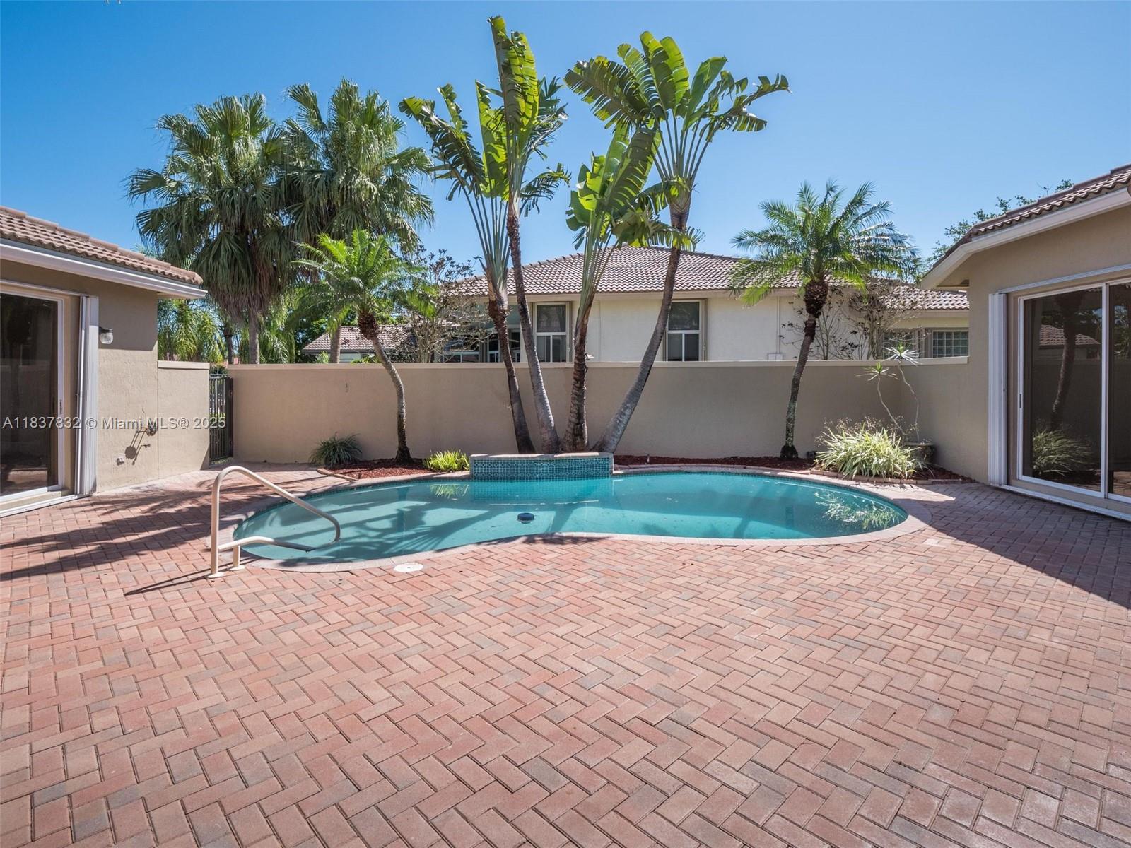 2664 Edgewater Dr, Weston, Florida image 22