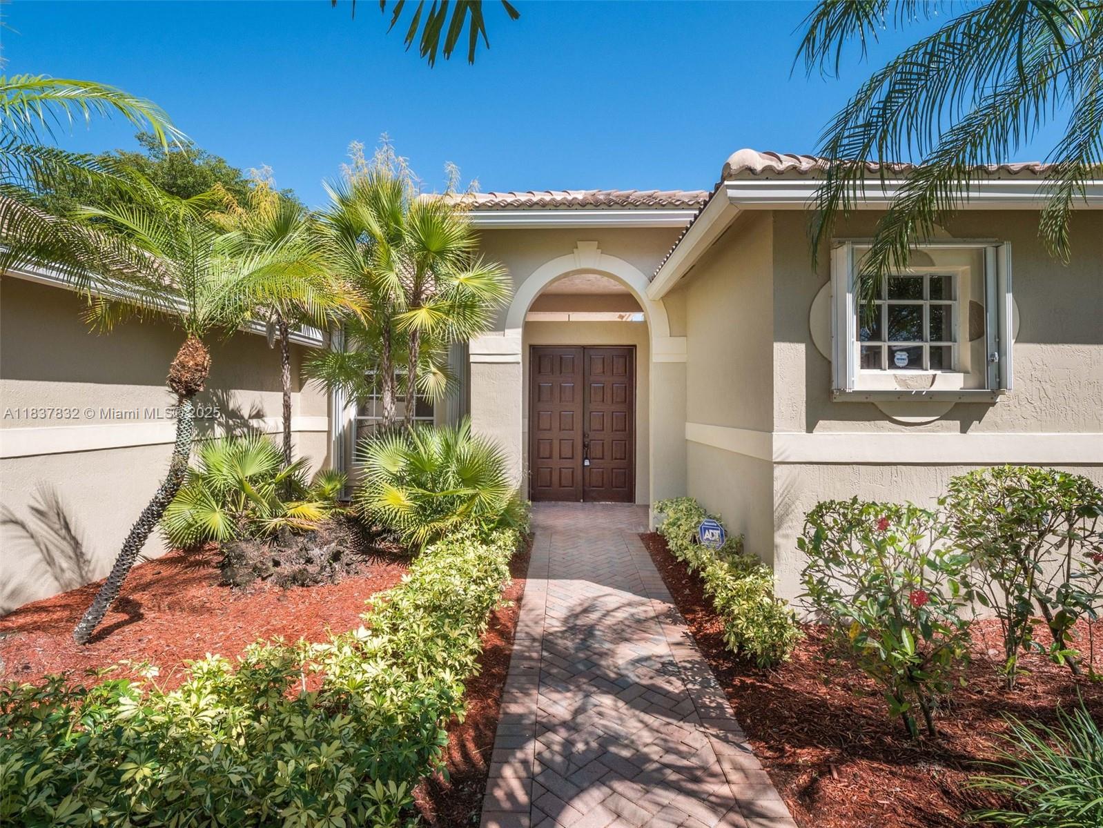 2664 Edgewater Dr, Weston, Florida image 23