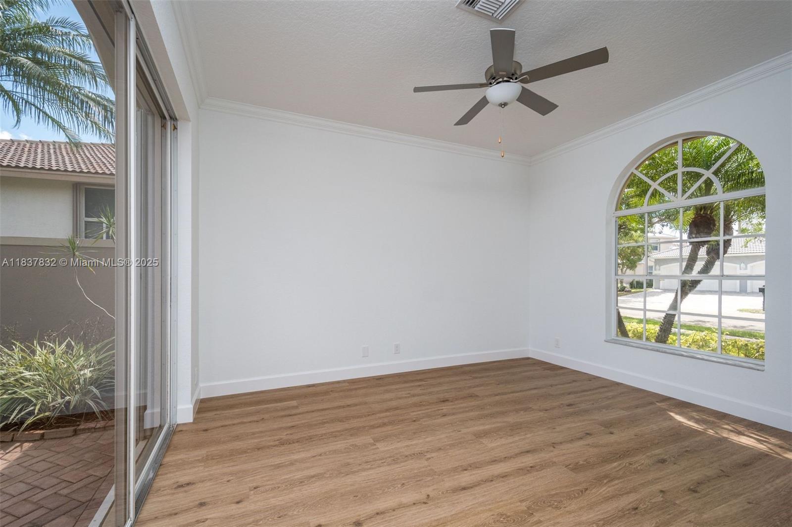 2664 Edgewater Dr, Weston, Florida image 28