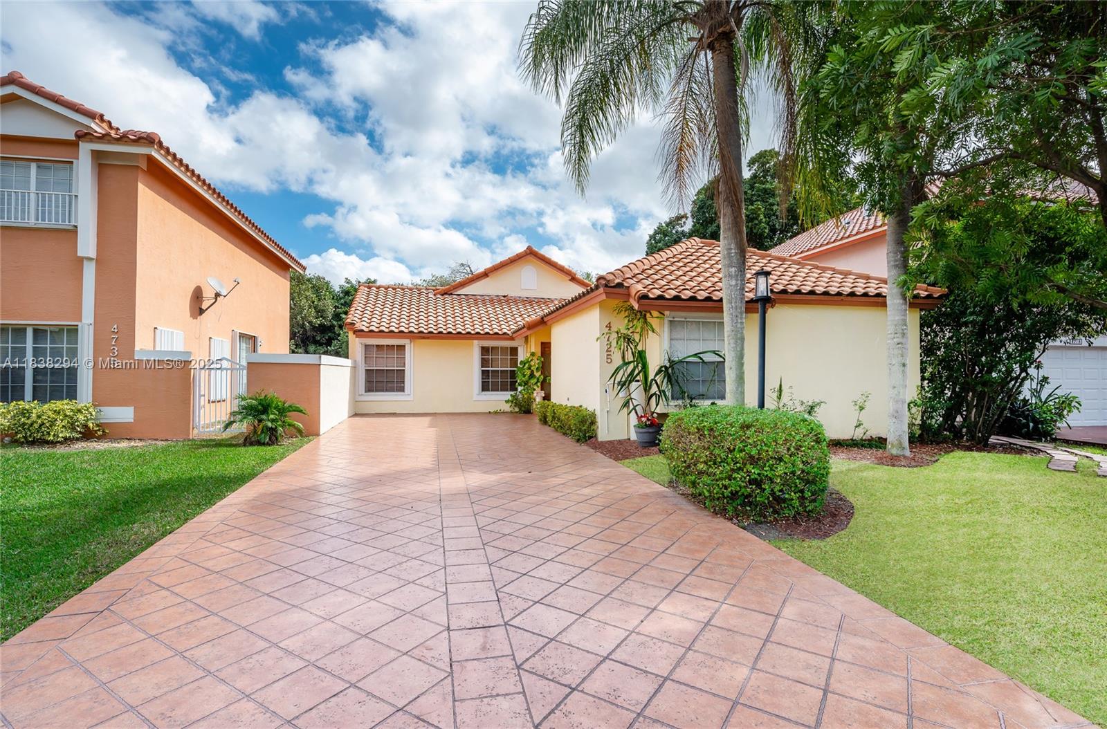 Doral Dunes 1St Addn