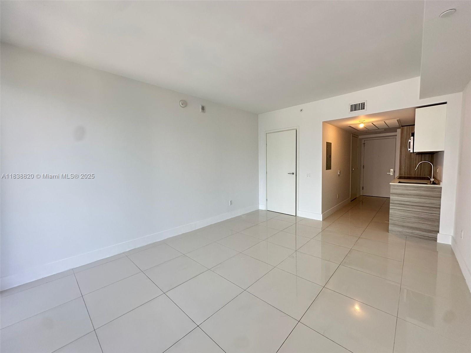 1300 Brickell Bay Dr #2813, Miami FL 33131
